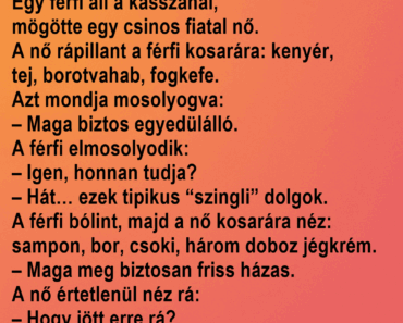 Egy férfi áll a kasszánál, mögötte egy csinos fiatal nő. Egy férfi áll a kasszánál, mögötte egy csinos fiatal nő.