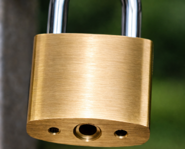 „A lakat alján lévő apró lyuk nem dísz — ha tudnád, mi múlik rajta, meglepődnél!